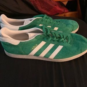 Green and white Adidas mens GAZELLE good condition!